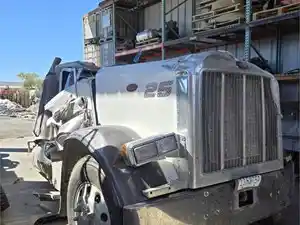 Salvage 2003 Peterbilt 379 - 90325