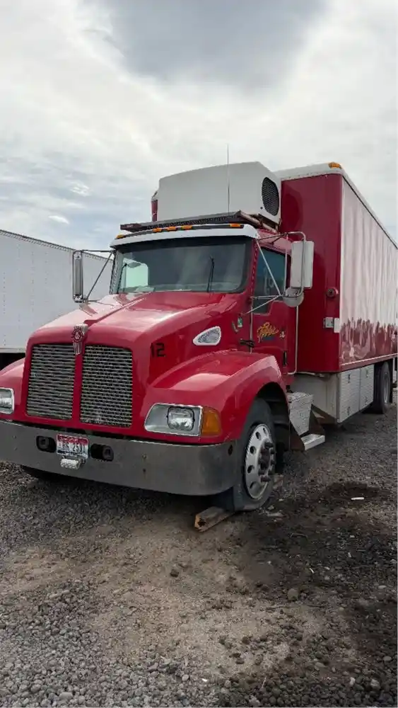 Kenworth  T300