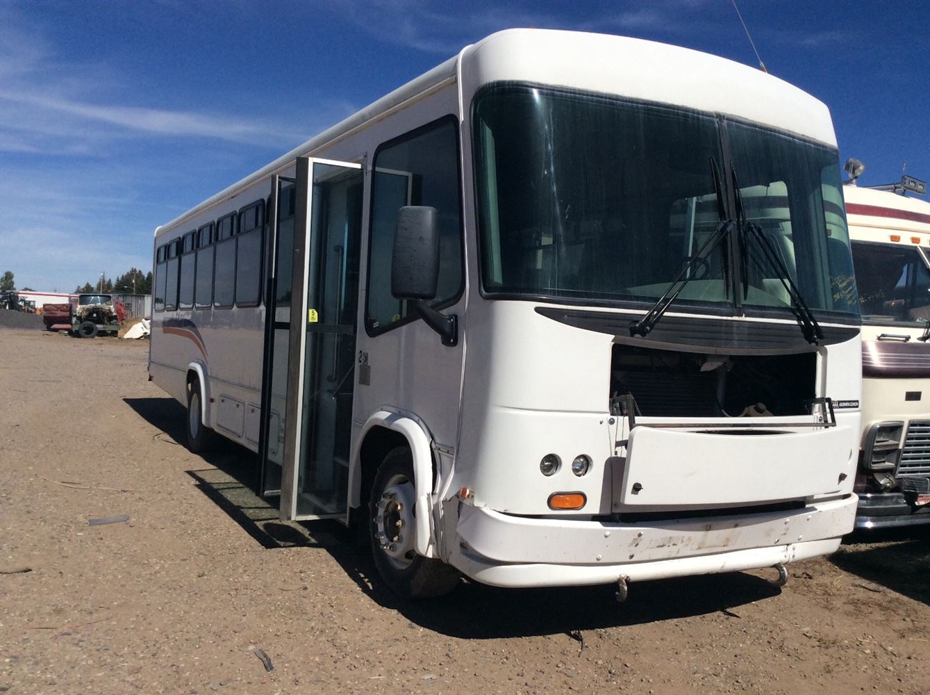 2005 Freightliner MB55 Chassis TPI