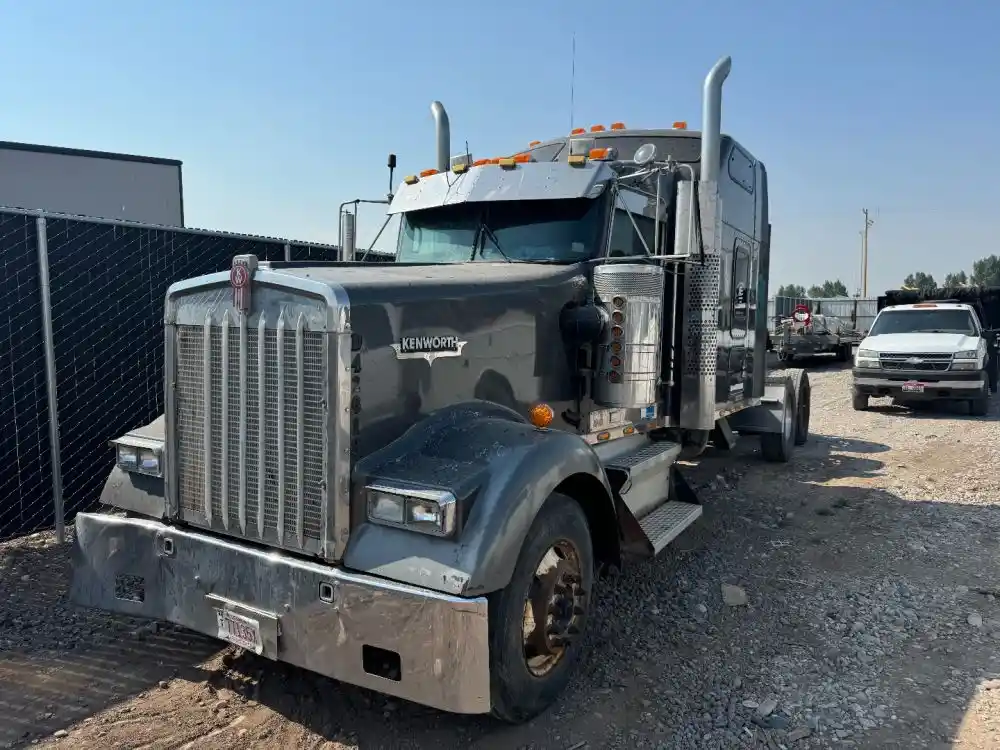 Kenworth  W900L