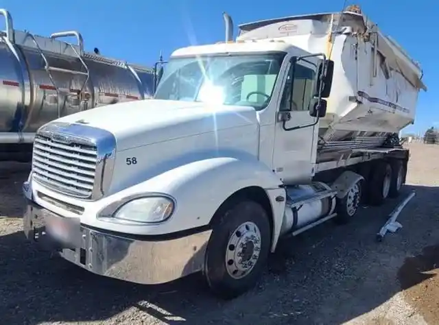 Freightliner  Columbia 120