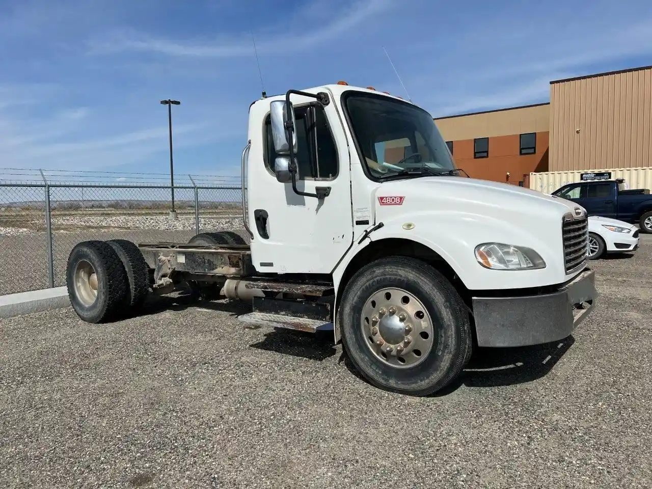 Freightliner  M2 106
