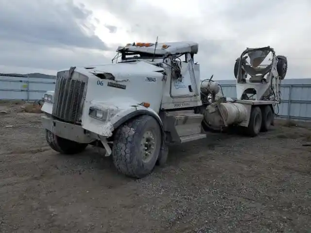Kenworth  W900