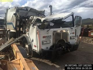 Peterbilt  320