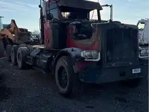 Salvage 2006 Peterbilt 378 - 11026