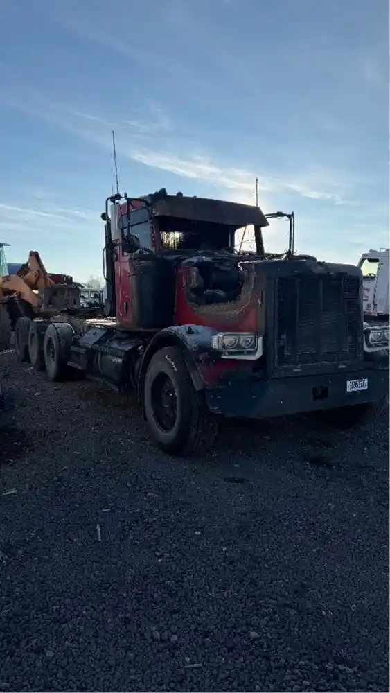 Peterbilt  378