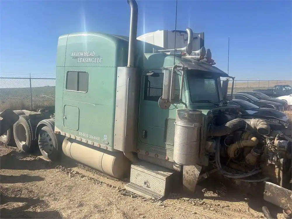 Salvage 2006 Peterbilt 379 Truck Tractor 