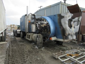 Salvage 2006 Peterbilt 379 - 42321