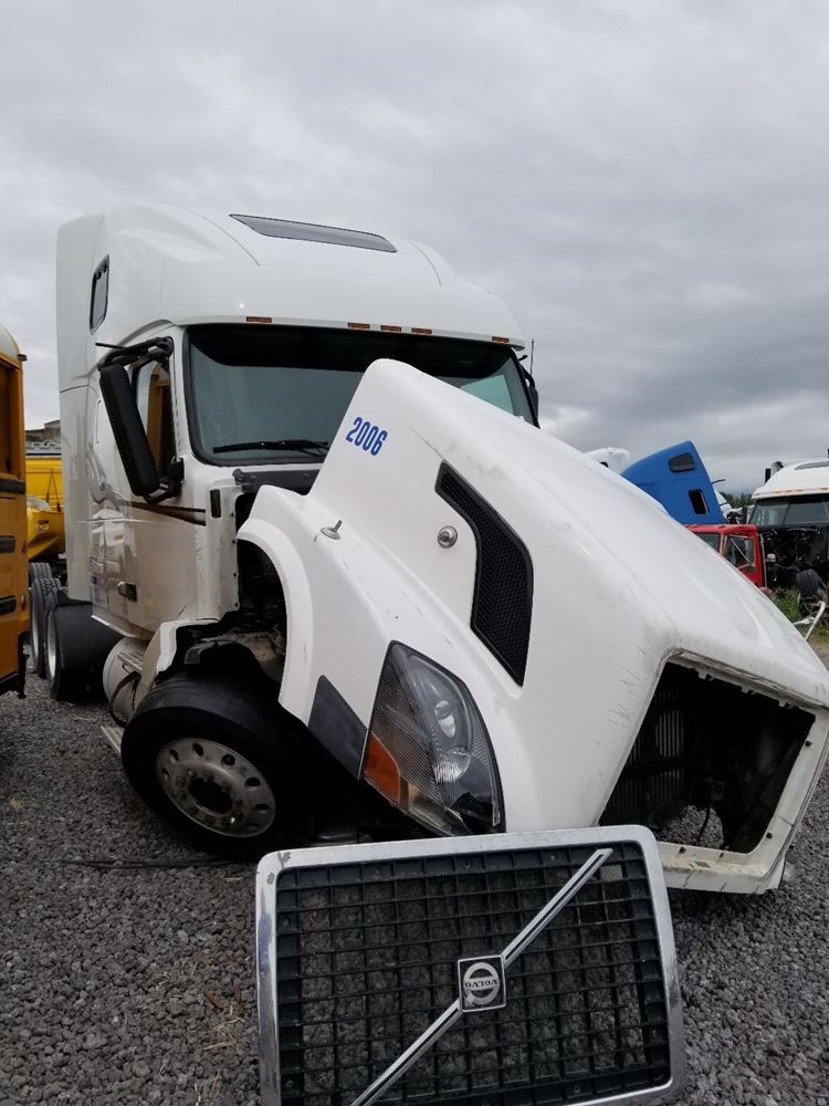 Volvo  VNL