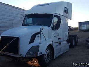 Salvage 2006 Volvo VNL - 10517