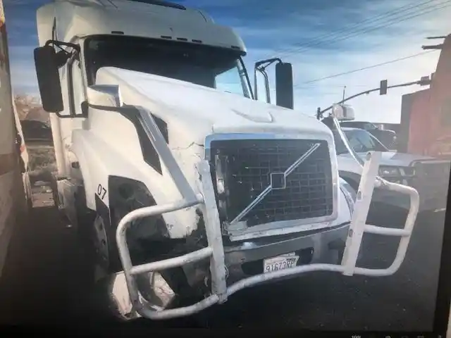Volvo  VNL