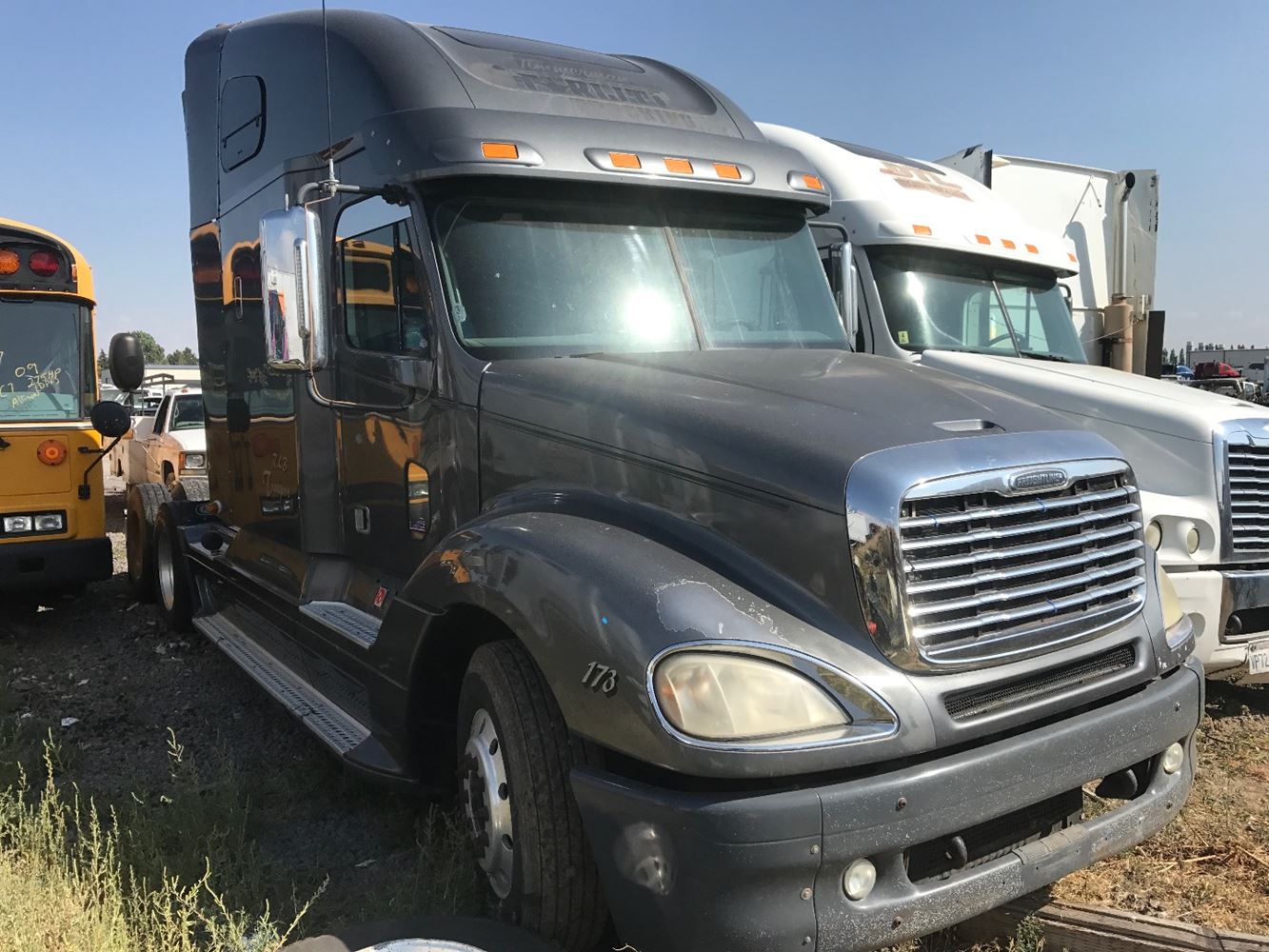 Freightliner  Columbia 120