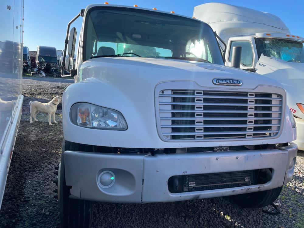 Freightliner  M2 106
