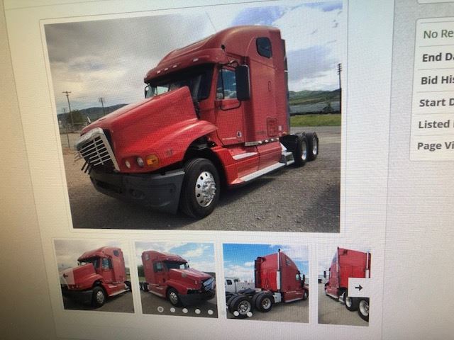 Freightliner  ST120