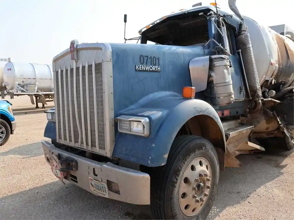 Kenworth  W900