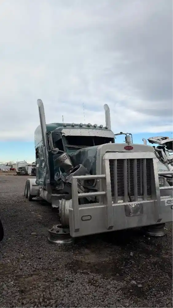 Salvage 2007 Peterbilt 379 Truck Tractor 