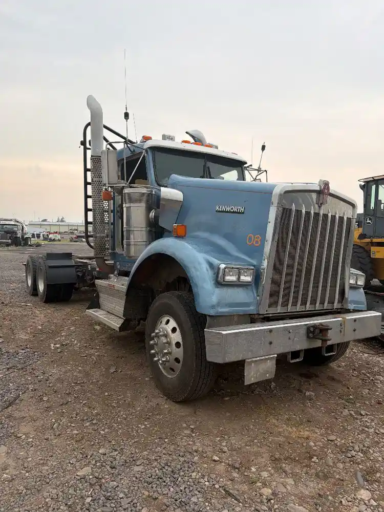 Kenworth  W900