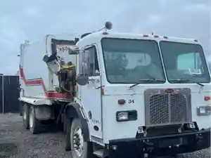 Salvage 2008 Peterbilt 320 - 111725