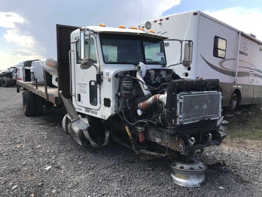 Peterbilt  335