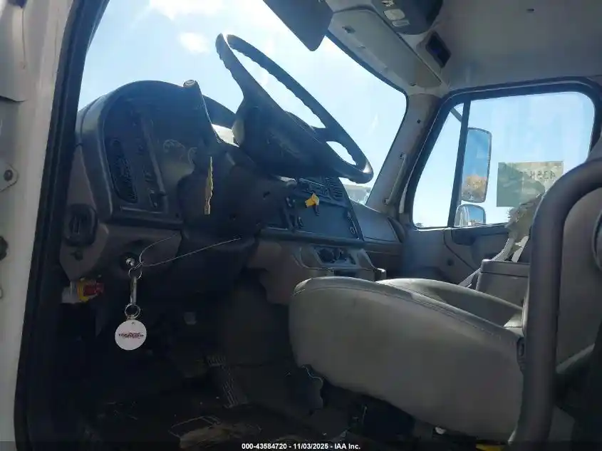 Image 5 of part 2009 Freightliner M2 106 Truck for Parts