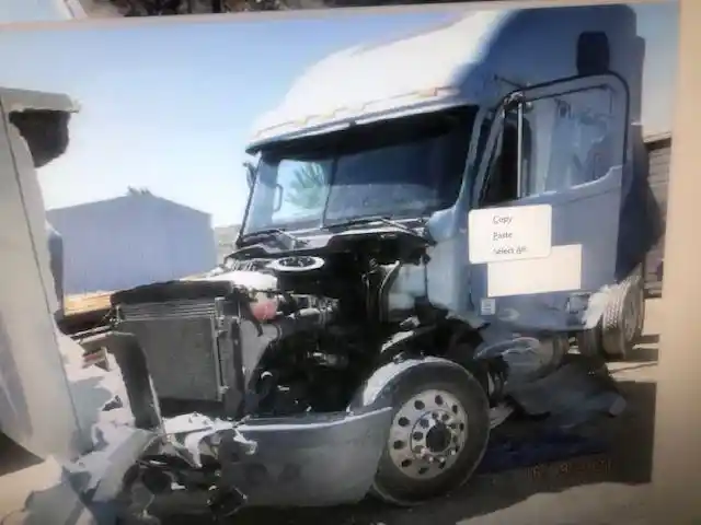 Freightliner  ST120
