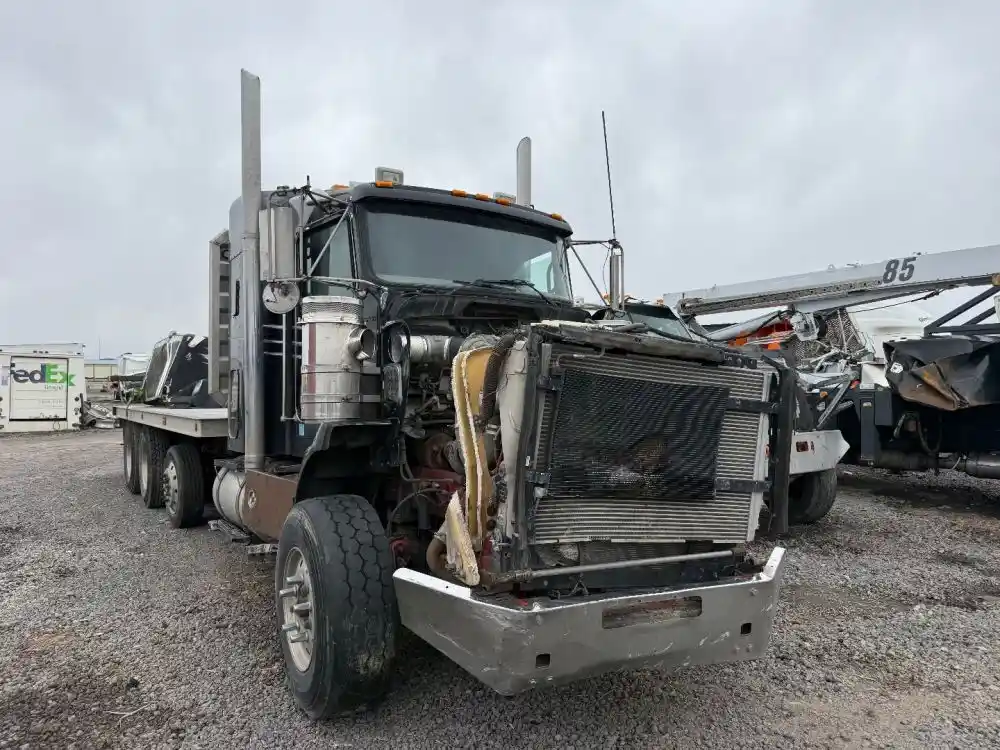 Image 4 of truck Salvage 2009 Kenworth T800 Truck Delivery 