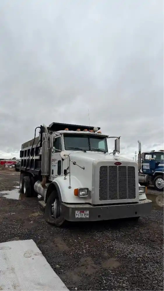 Peterbilt  365