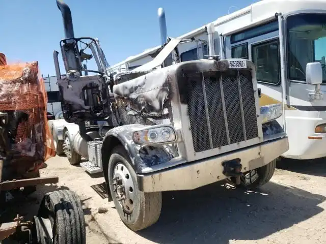 Peterbilt  388