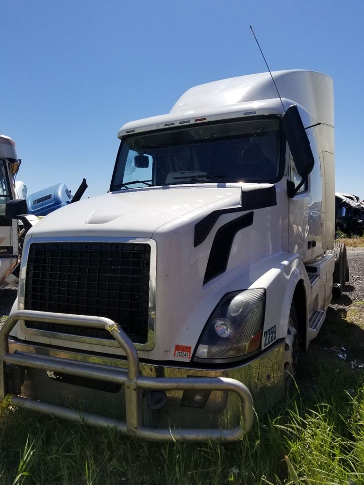 Volvo  VNL