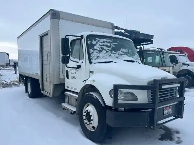 Freightliner  M2 106