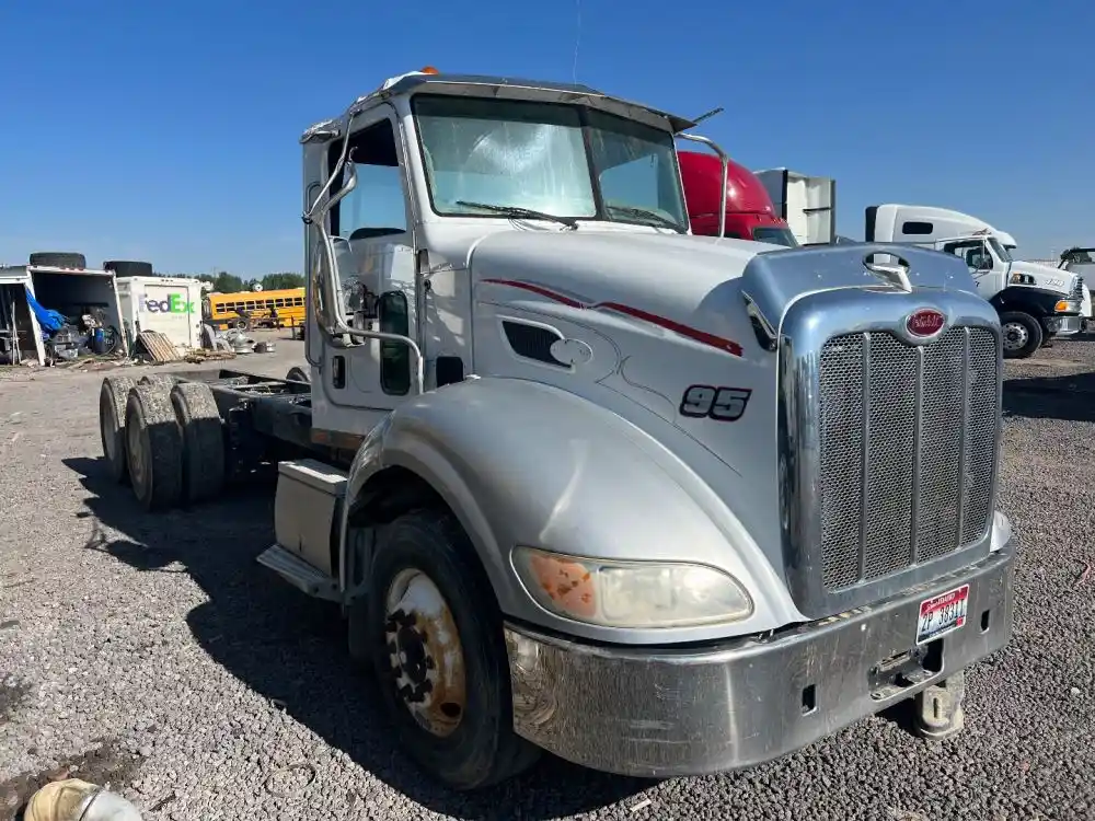 Peterbilt  384