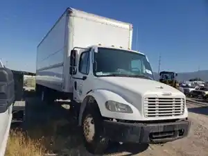 Salvage 2012 Freightliner M2 106 - 92824