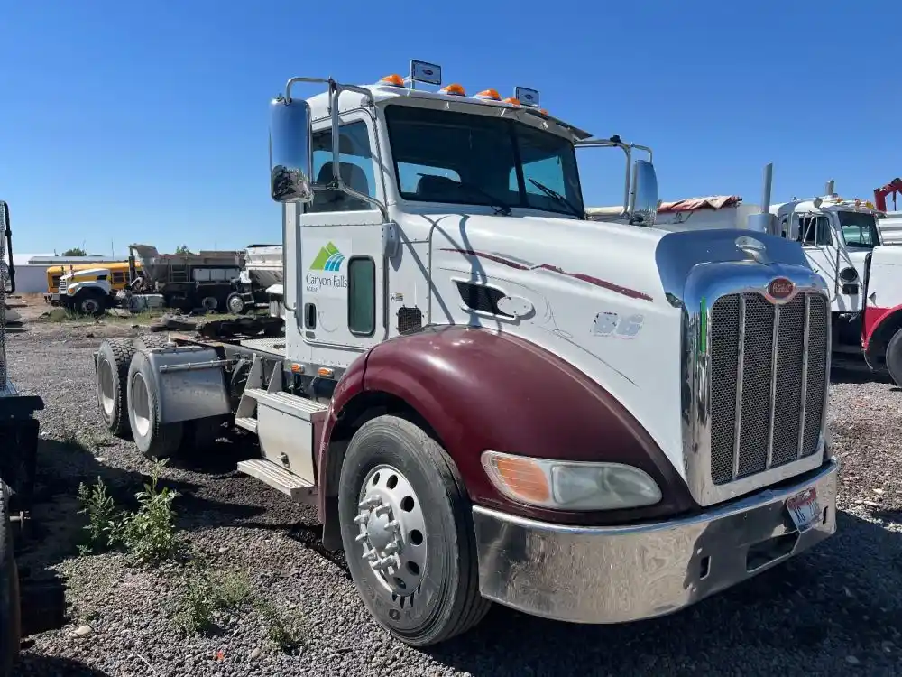 Peterbilt  384