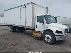 Salvage 2013 Freightliner M2 106 - 82025
