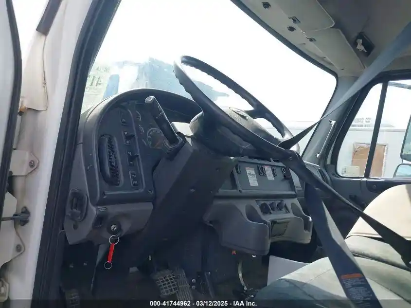 Image 5 of part 2013 Freightliner M2 106 Truck for Parts