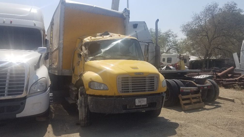 Freightliner  M2 106