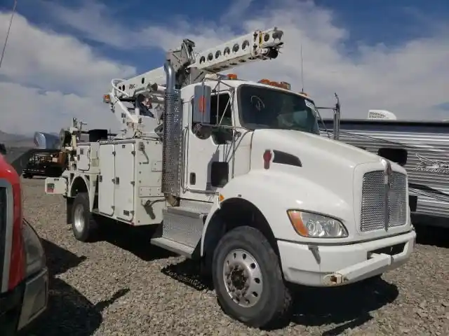Kenworth  T370
