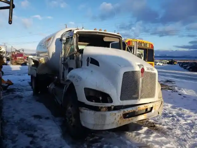 Kenworth  T370