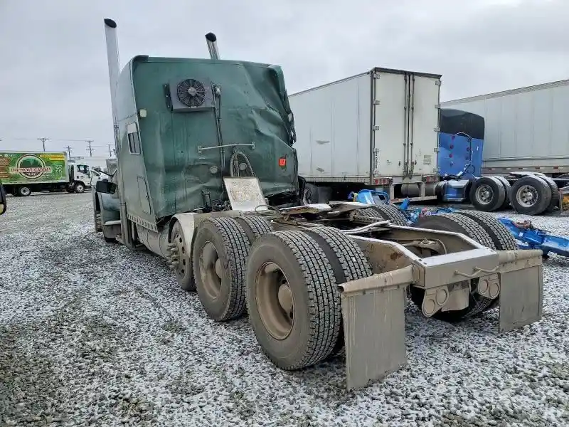 Image 4 of truck Salvage 2014 Peterbilt 389 Truck Tractor 
