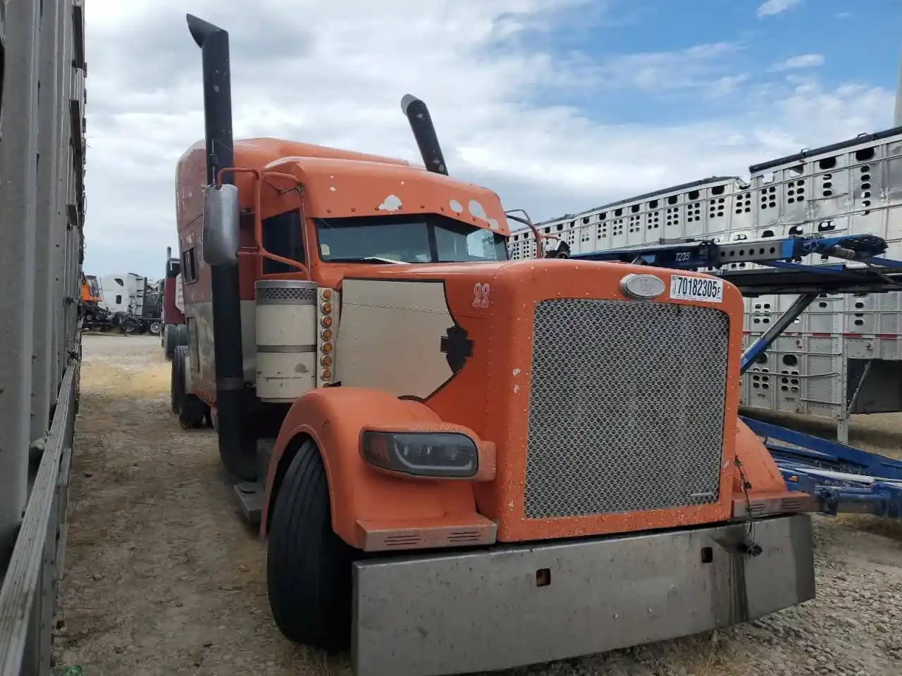 Peterbilt  389
