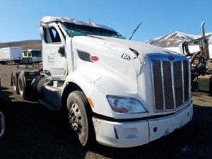 Salvage 2014 Peterbilt 579 - 70320