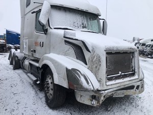 Salvage 2014 Volvo VNL - 32321