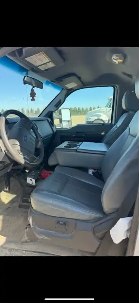 Image 5 of truck Salvage 2015 Ford F-550 Truck Delivery 