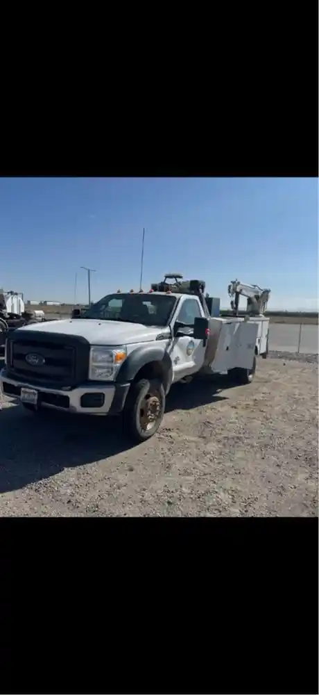 Image 2 of truck Salvage 2015 Ford F-550 Truck Delivery 