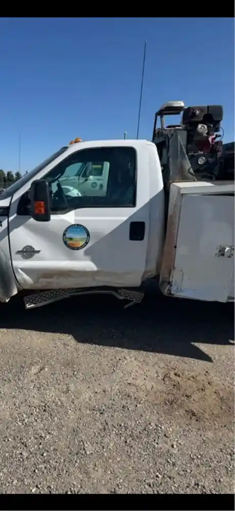 Image 3 of truck Salvage 2015 Ford F-550 Truck Delivery 