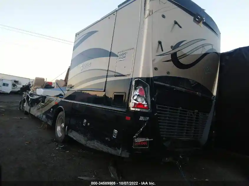 Freightliner  XCM Chassis
