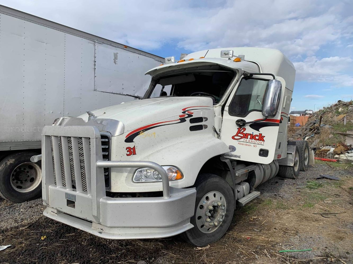 Mack  CXU613
