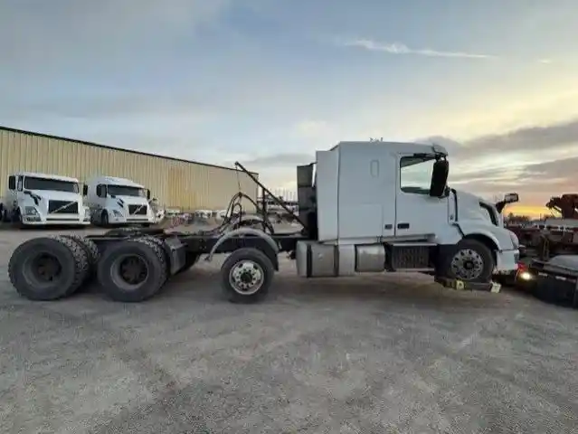 Volvo  VNL