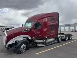 Salvage 2016 Kenworth T680 - 32825