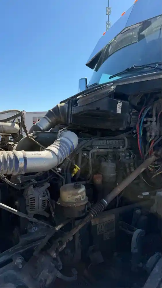 Image 13 of truck Used 2016 Peterbilt 579 Truck Tractor 